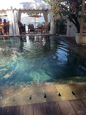 Lunch with a pool